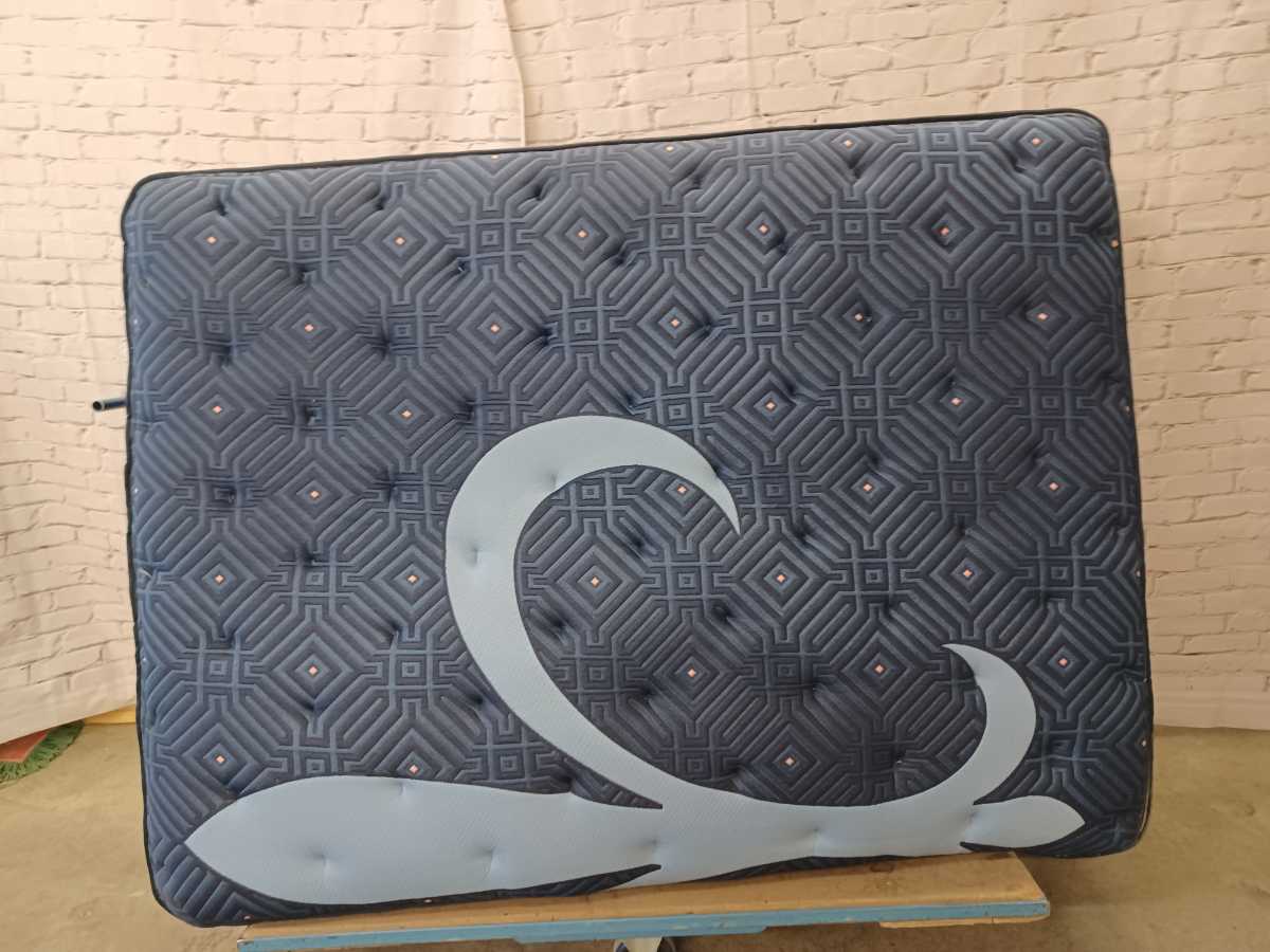 Stearns & Foster® Lux Estate EuroTop Zara 16.25 inch Mattress - Queen - Gallery Image 2